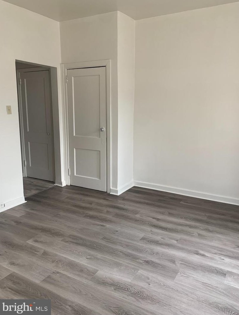 325 Lindley Ave, Philadelphia PA 19141-2211 exterior