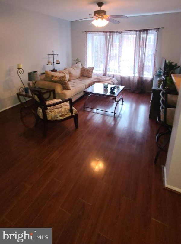 9337 Neil Rd, Philadelphia, PA 19115-4275