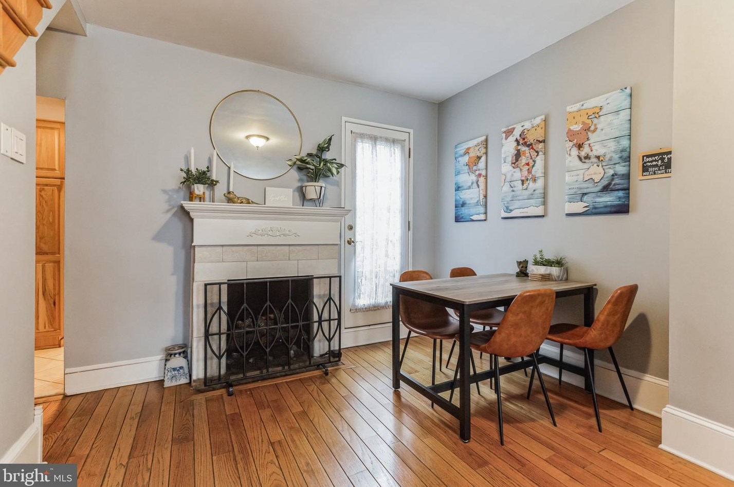 2425 Meredith St, Philadelphia PA  19130-2521 exterior