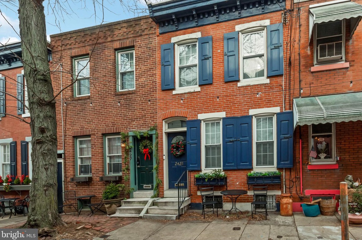 2425 Meredith St, Philadelphia PA  19130-2521 exterior