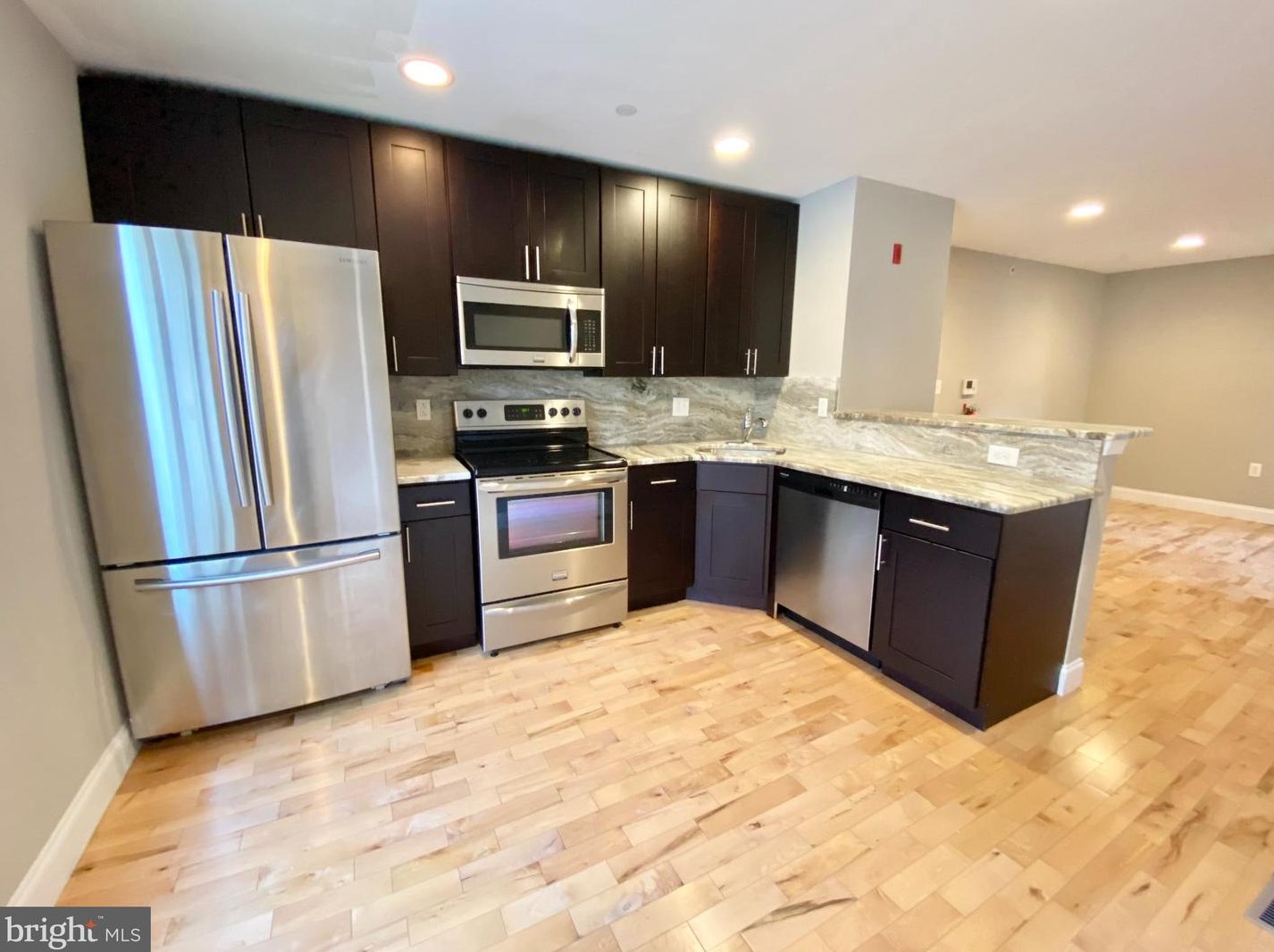 443 N Wiota St, Philadelphia, PA 19104