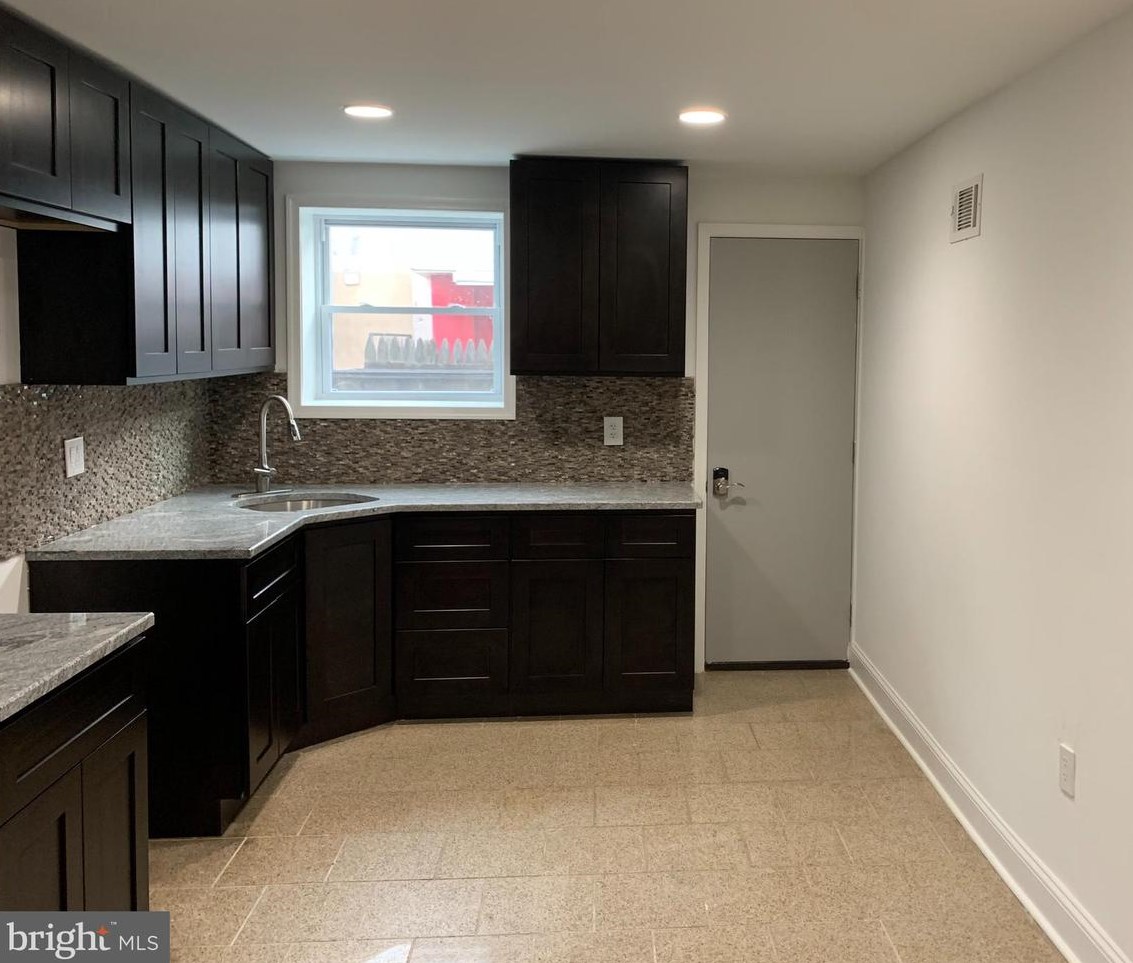 906 Cantrell St, Philadelphia, PA 19148