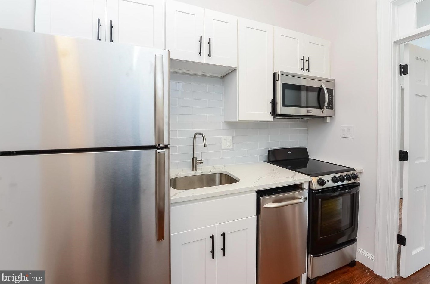 1537 S 15th St #2, Philadelphia, PA 19146