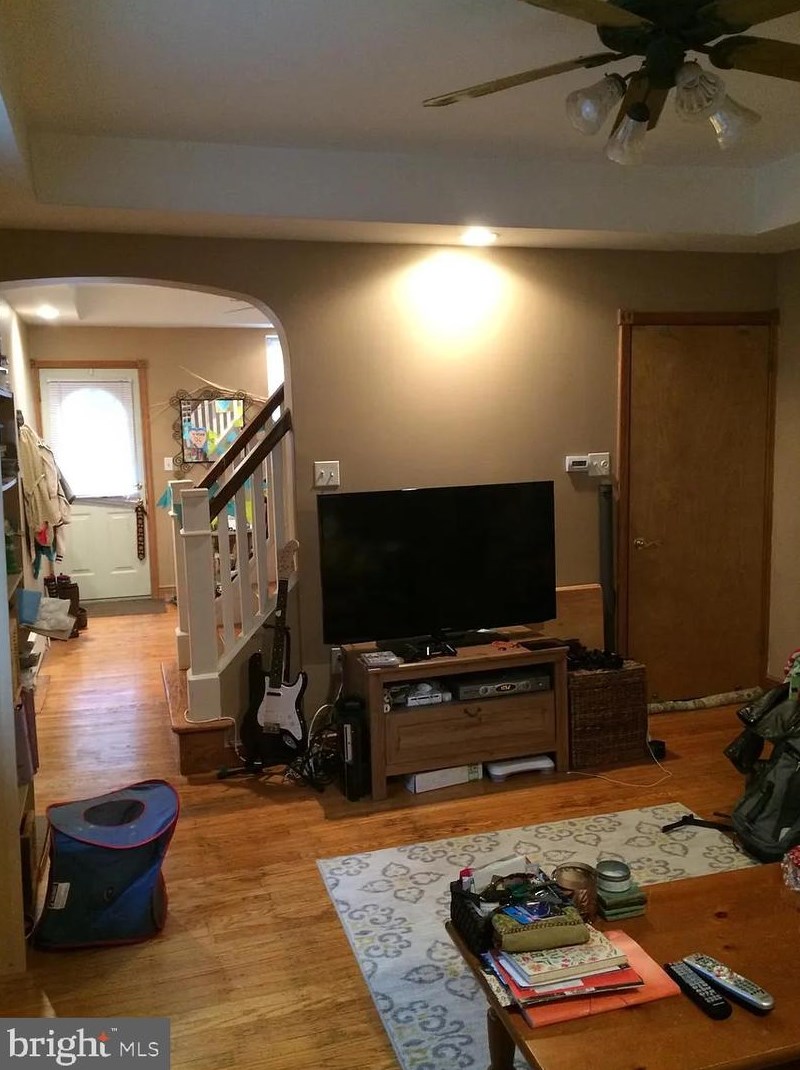 4820 Ogle St, Philadelphia, PA 19127