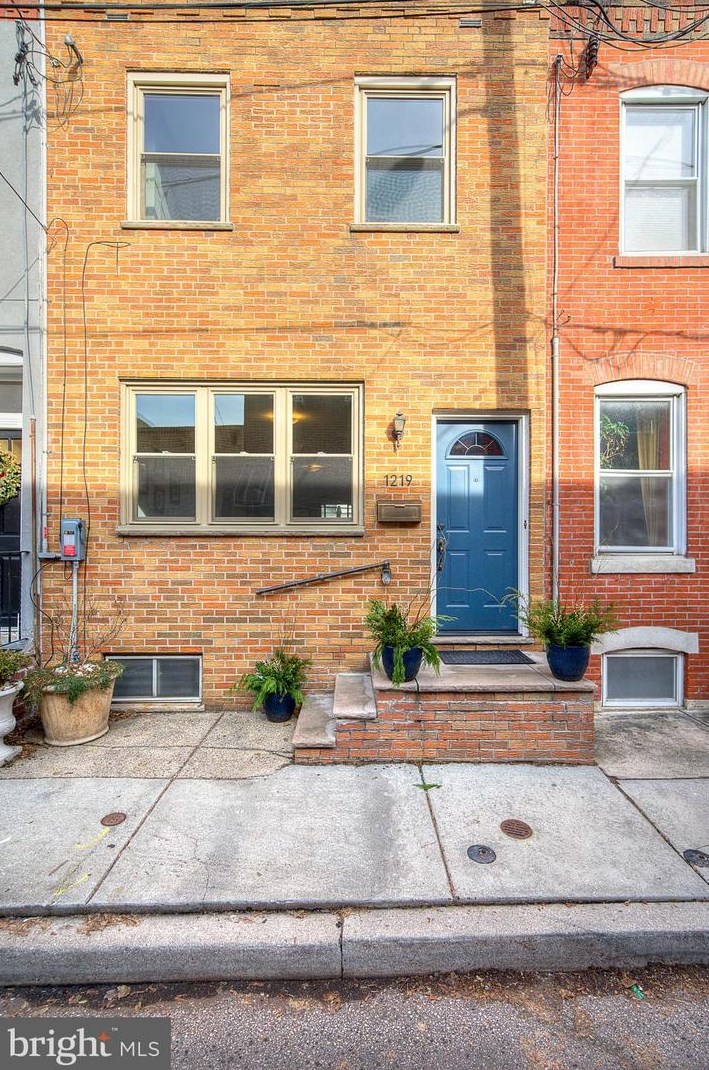 1219 Wilder St, Philadelphia, PA 19147-4926