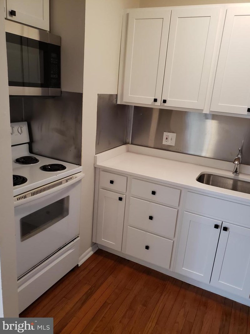 414 S 15th St #2r, Philadelphia, PA 19146