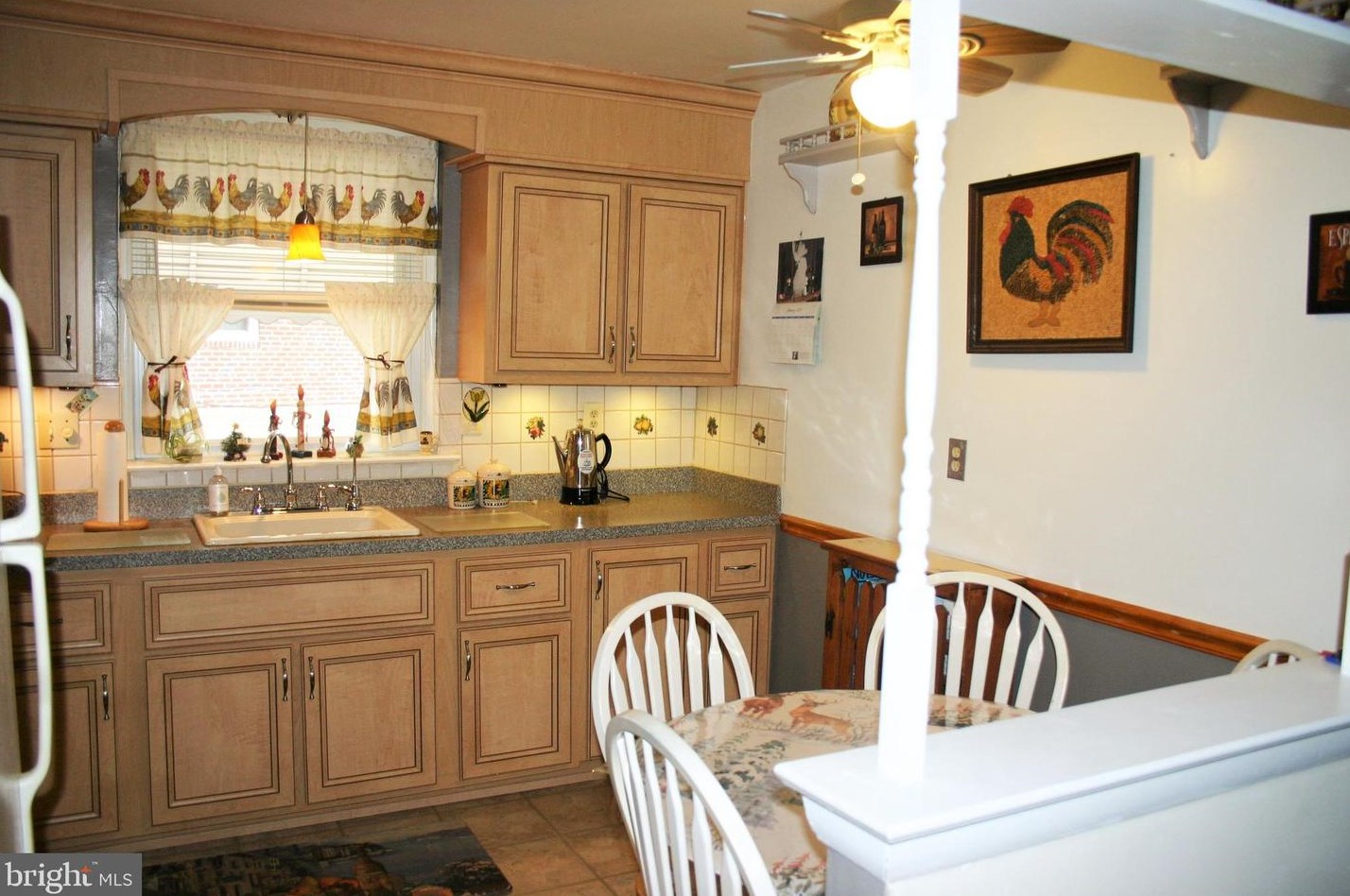 8216 Albion St, Philadelphia, PA 19136-1902