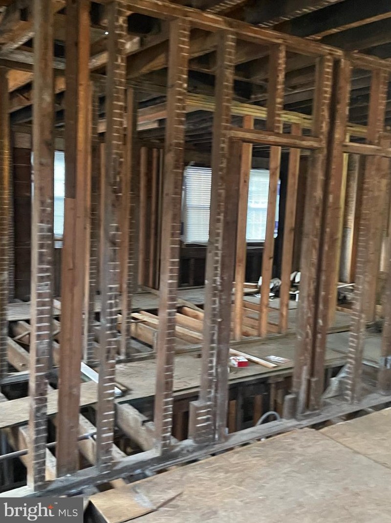 1201 Lindley Ave, Philadelphia PA 19141-1508 exterior