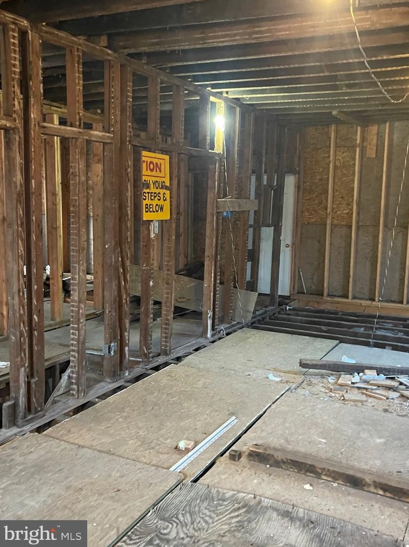 1201 Lindley Ave, Philadelphia PA 19141-1508 exterior