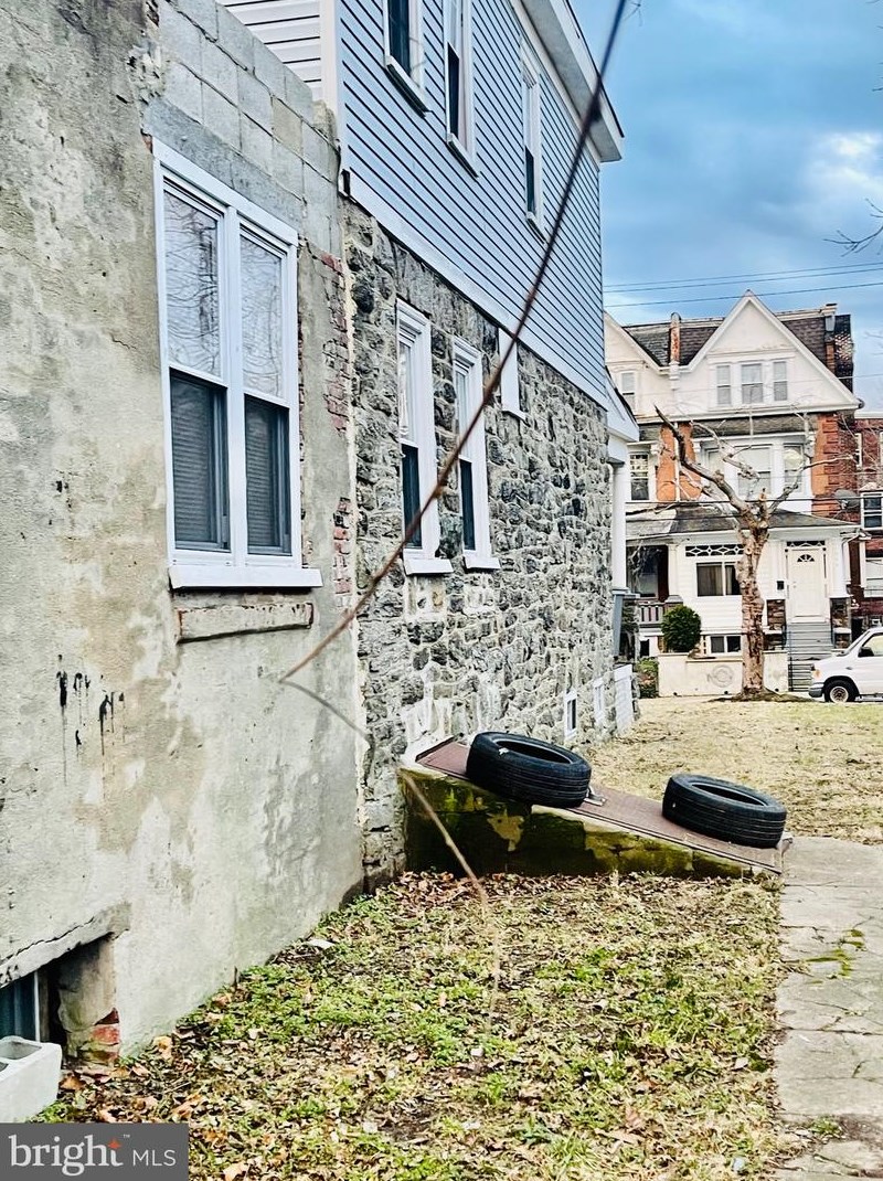 1201 Lindley Ave, Philadelphia PA 19141-1508 exterior