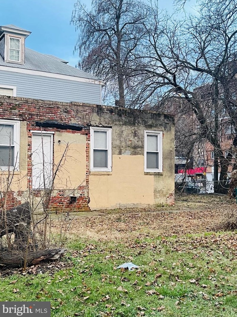 1201 Lindley Ave, Philadelphia PA 19141-1508 exterior