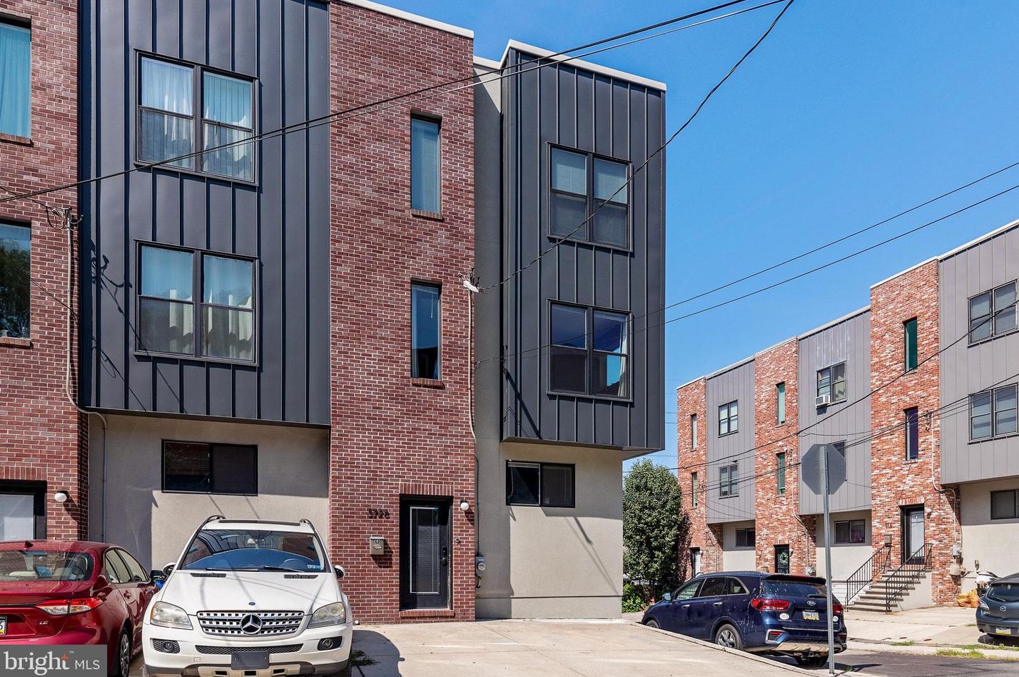 3728 Sharp St, Philadelphia, PA 19127-1814
