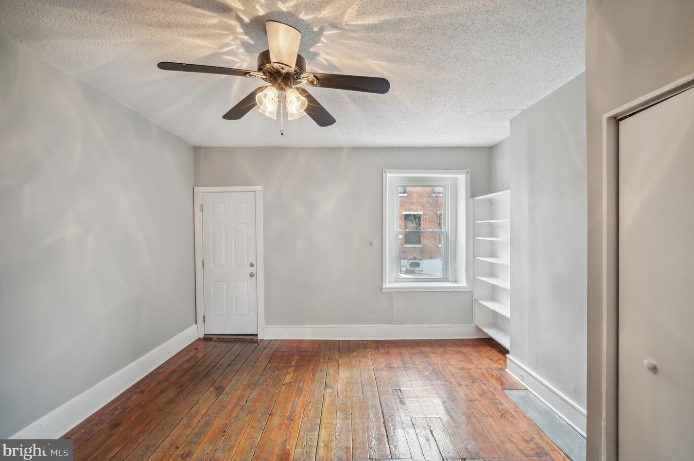 220 Dupont St, Philadelphia, PA 19127