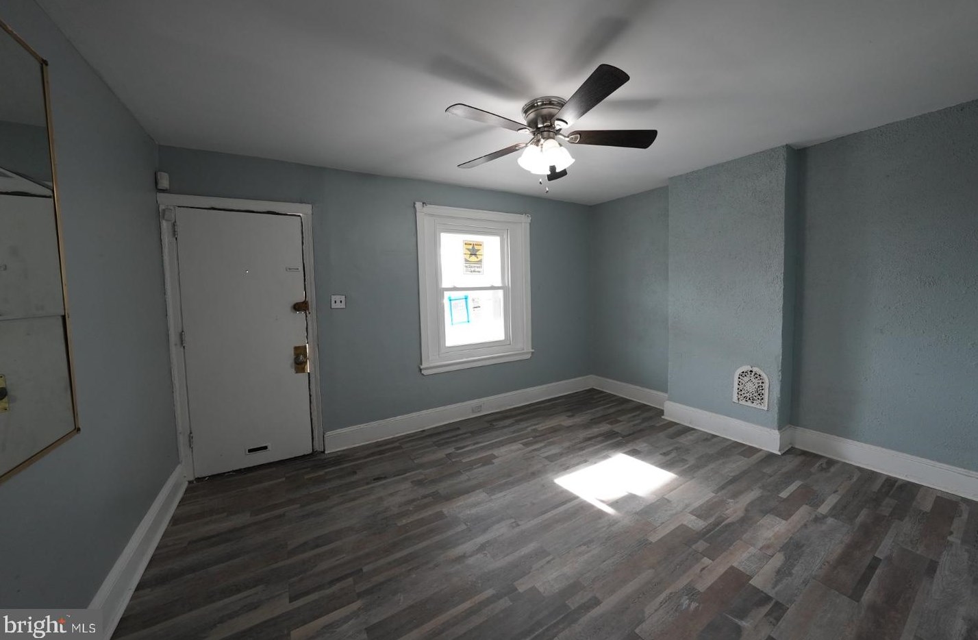 2149 Laveer St, Philadelphia, PA 19138