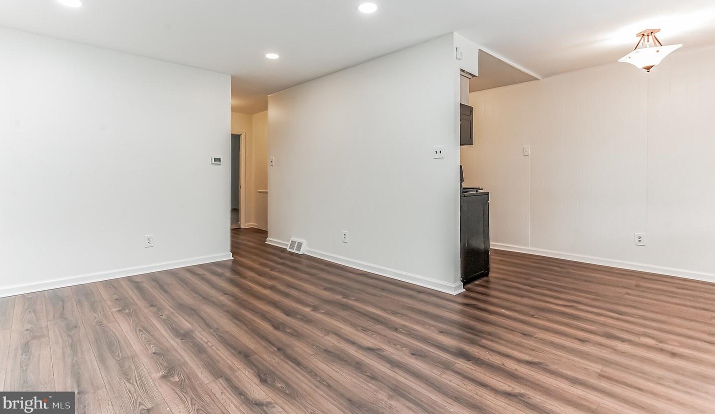 3217 Rhett Rd, Philadelphia, PA 19154-3307