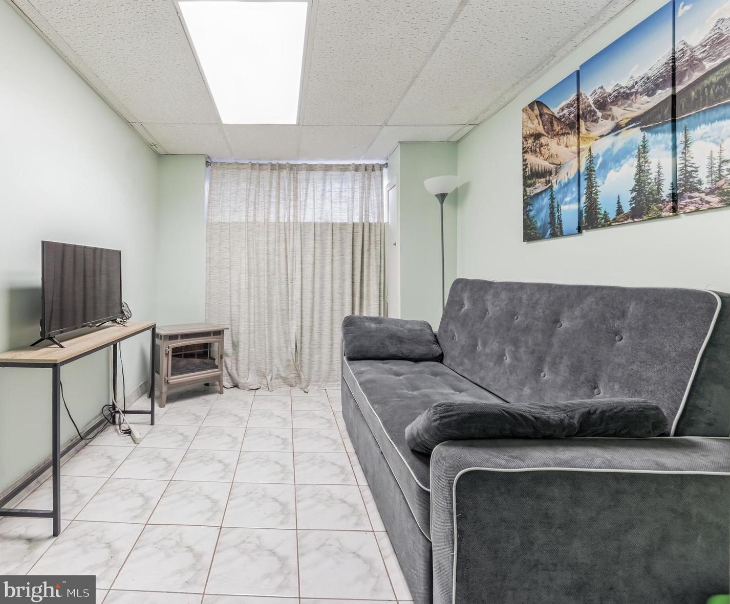 302 Sparks St, Philadelphia PA 19120-1944 exterior