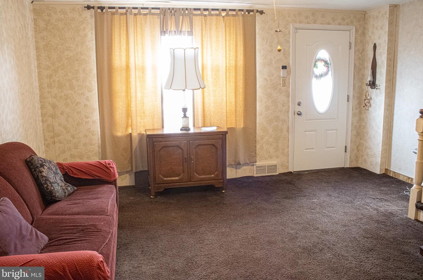 4722 Lansing St, Philadelphia, PA 19136-3309