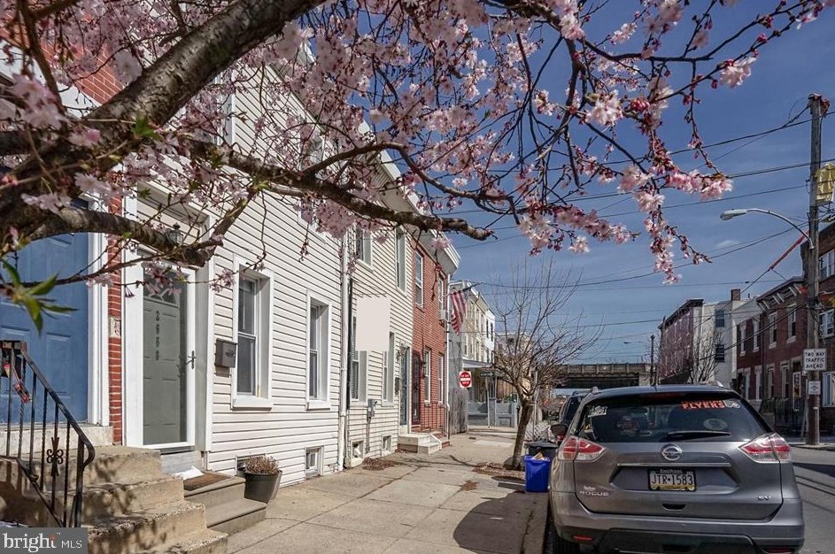 2660 Tulip St, Philadelphia, PA 19125