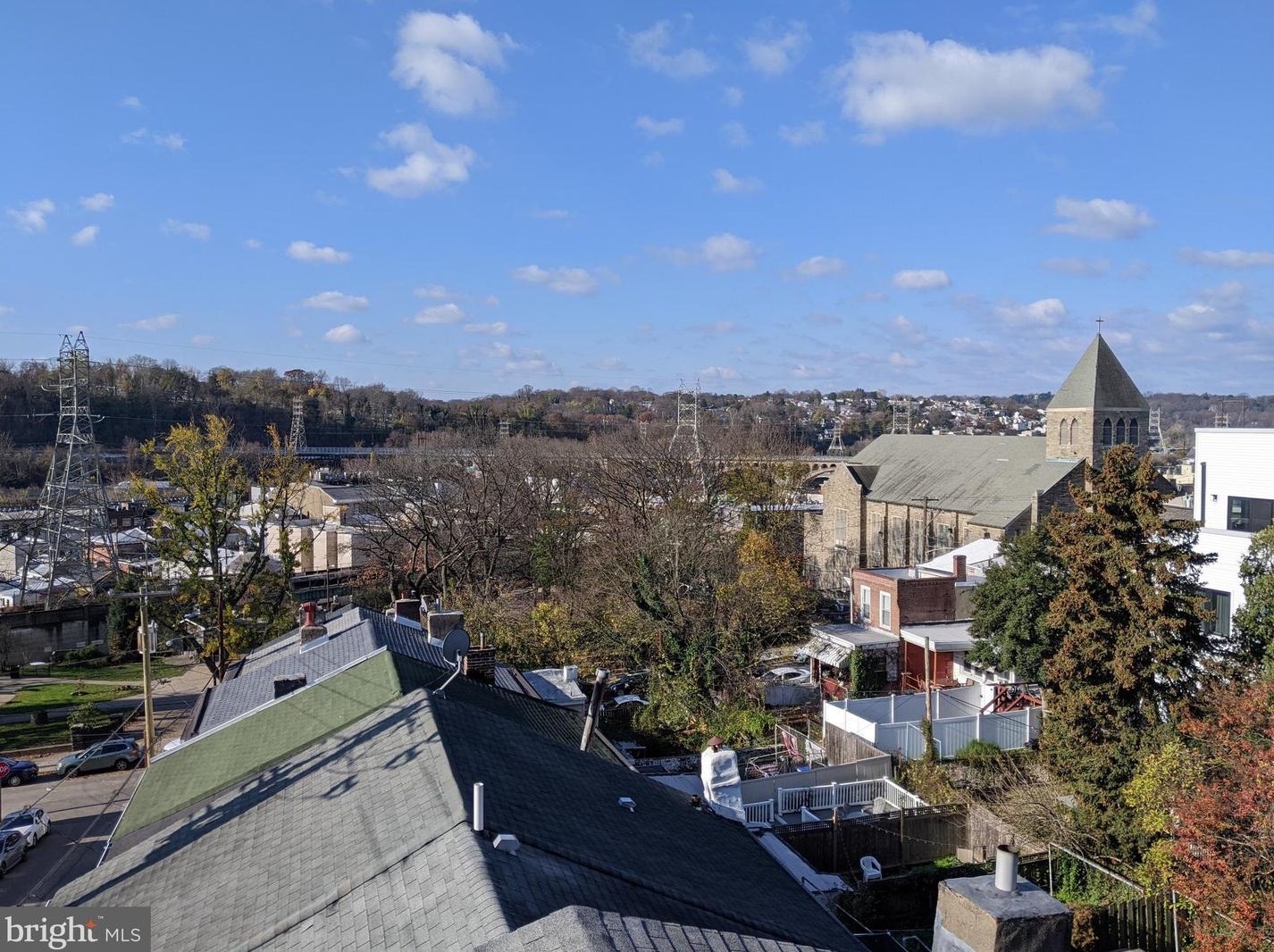 170 Roxborough Ave, Philadelphia PA  19127-1514 exterior