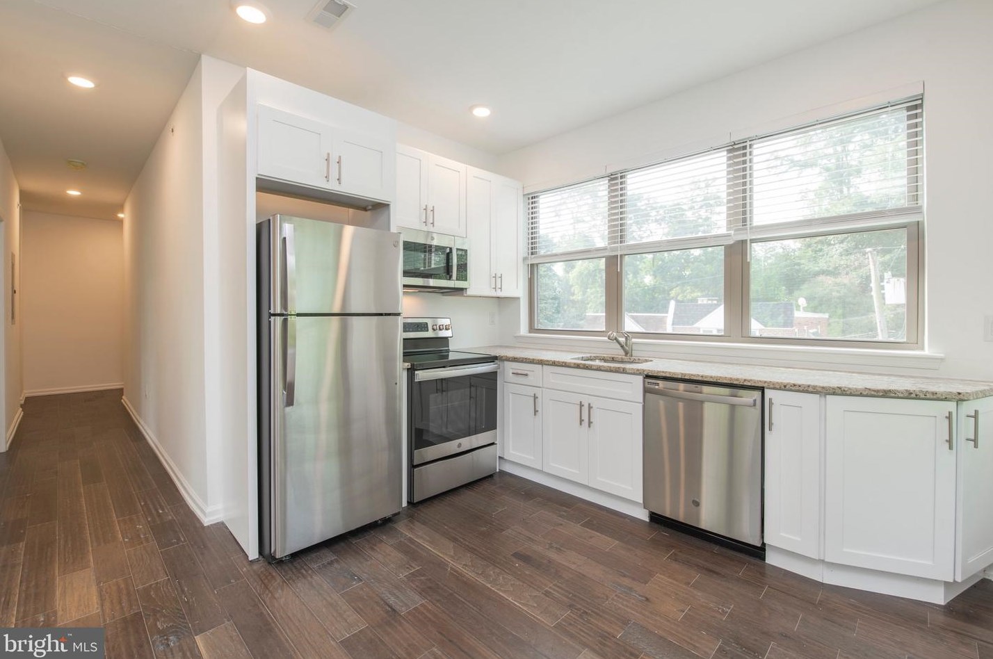 641 Green Ln #8, Philadelphia, PA 19128