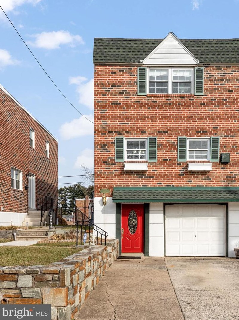 841 Kendrick St, Philadelphia, PA 19111-1358