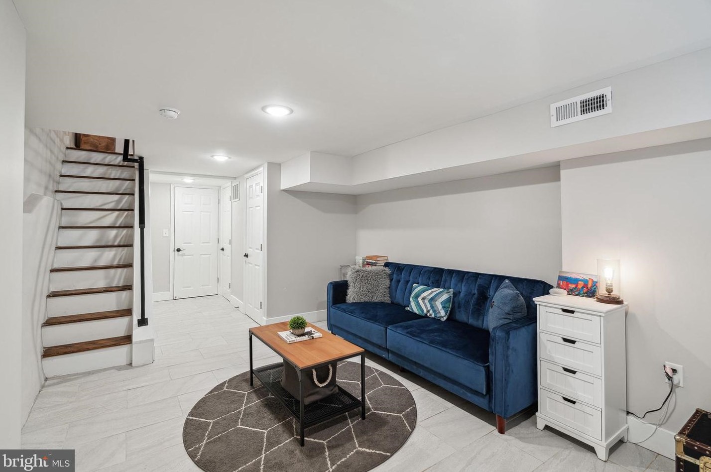 1752 Mole St, Philadelphia PA  19145-2219 exterior