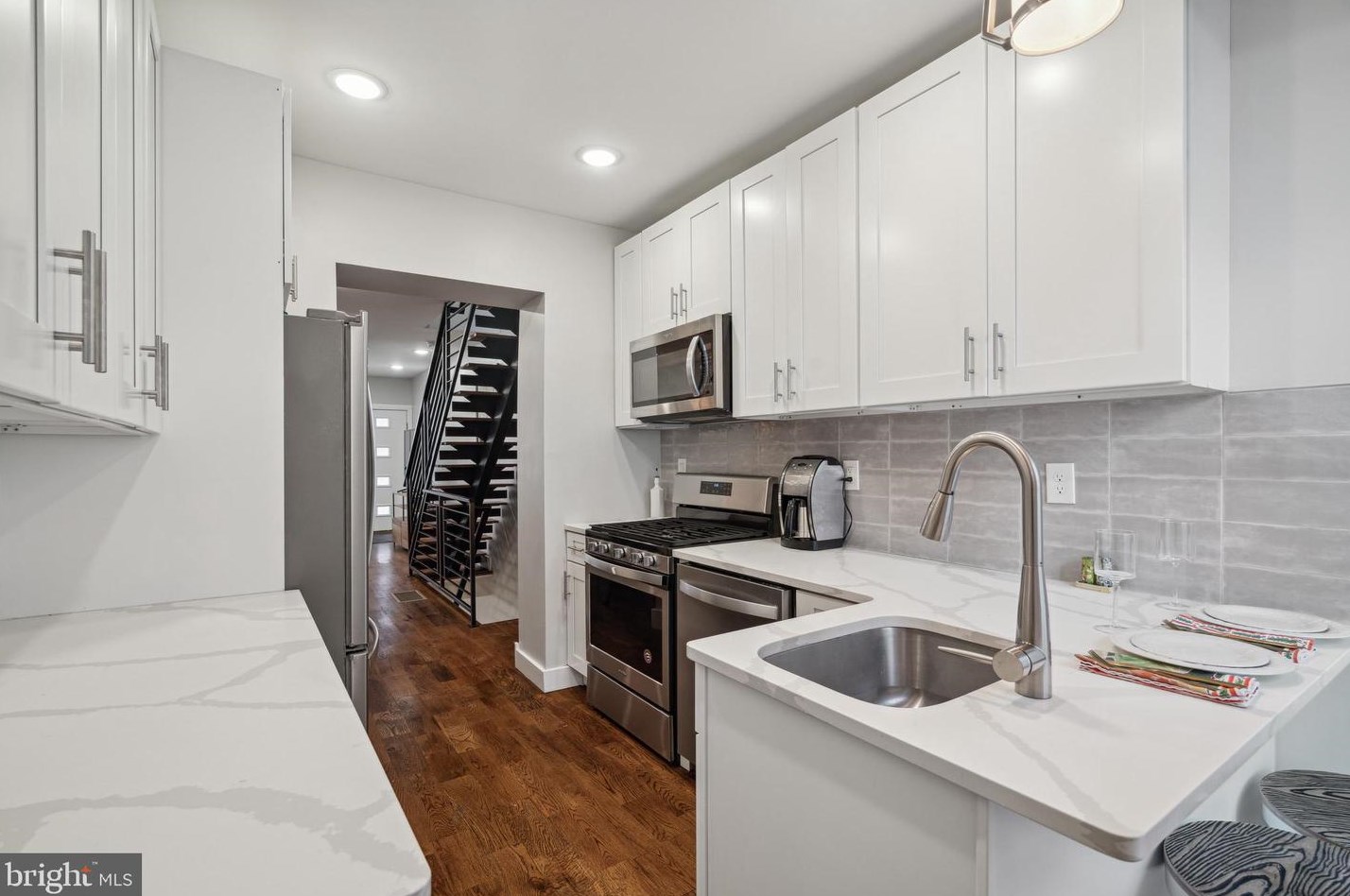 1752 Mole St, Philadelphia PA  19145-2219 exterior
