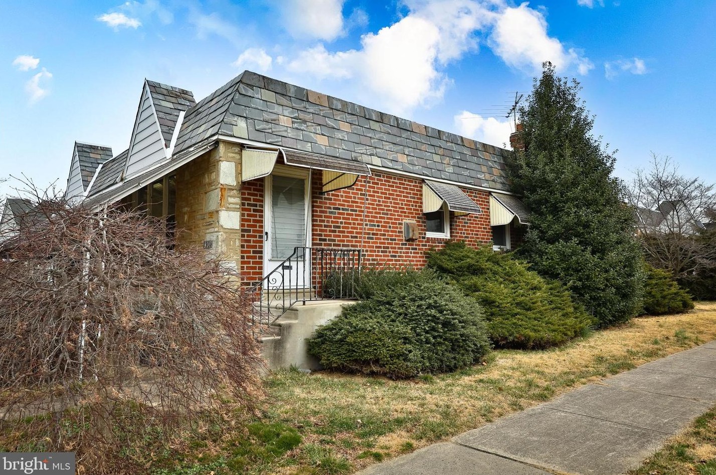 7901 Bingham St, Philadelphia, PA 19111-2632