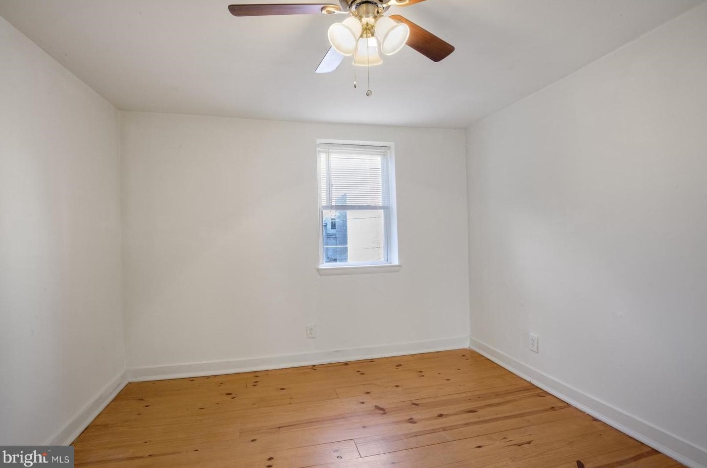2538 Amber St #2, Philadelphia, PA 19125
