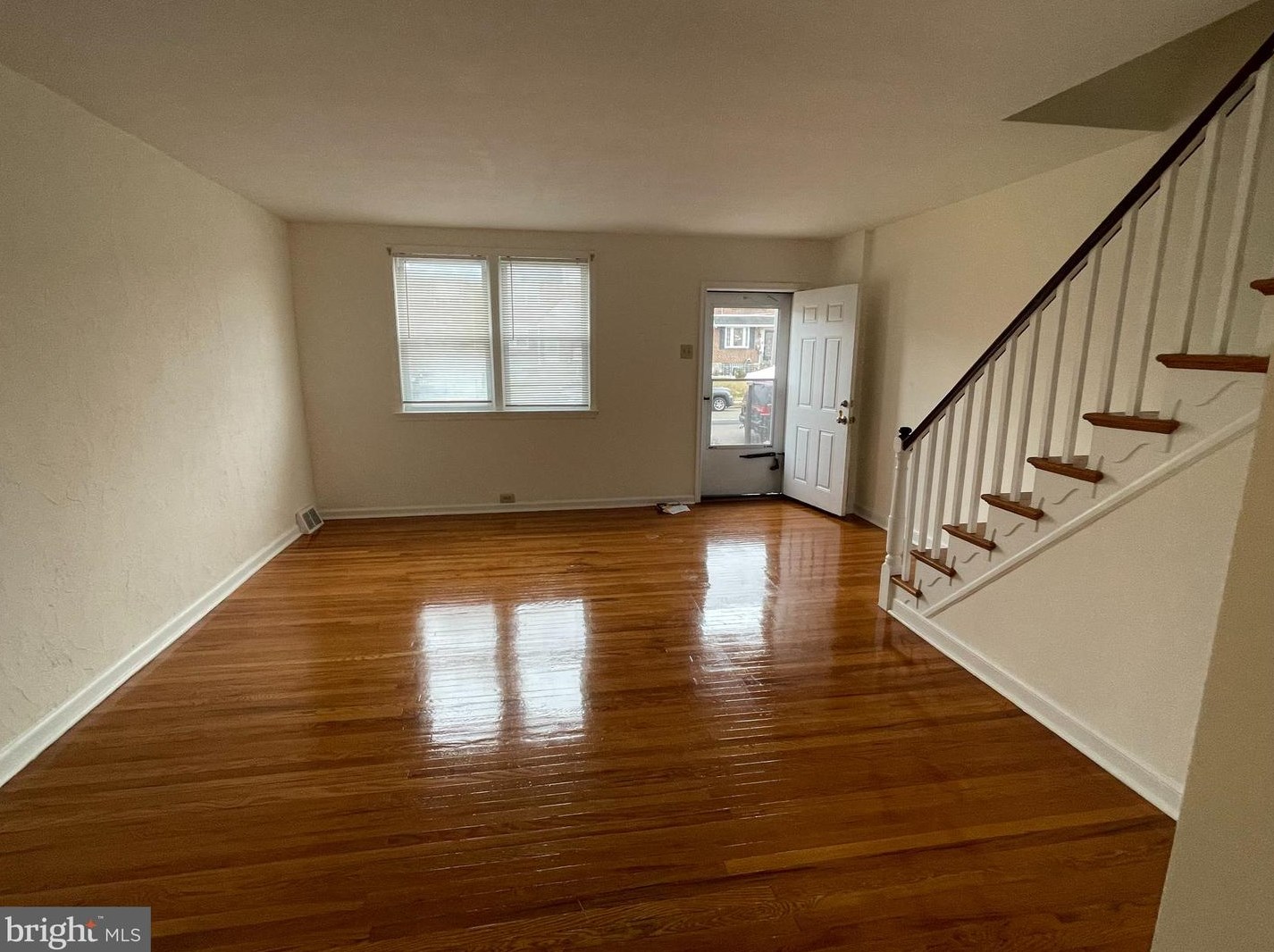 6336 Farnsworth St, Philadelphia, PA 19149