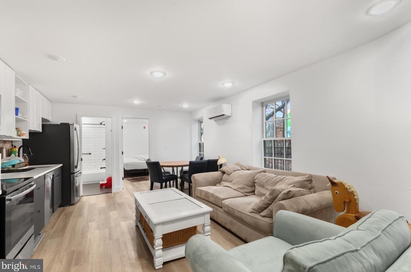212 Catharine St #2, Philadelphia, PA 19147
