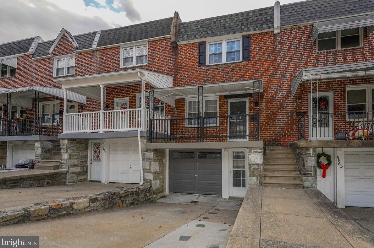 5961 Jannette St, Philadelphia PA  19128-1616 exterior