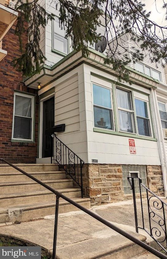 5955 Malta St, Philadelphia, PA 19120-1211
