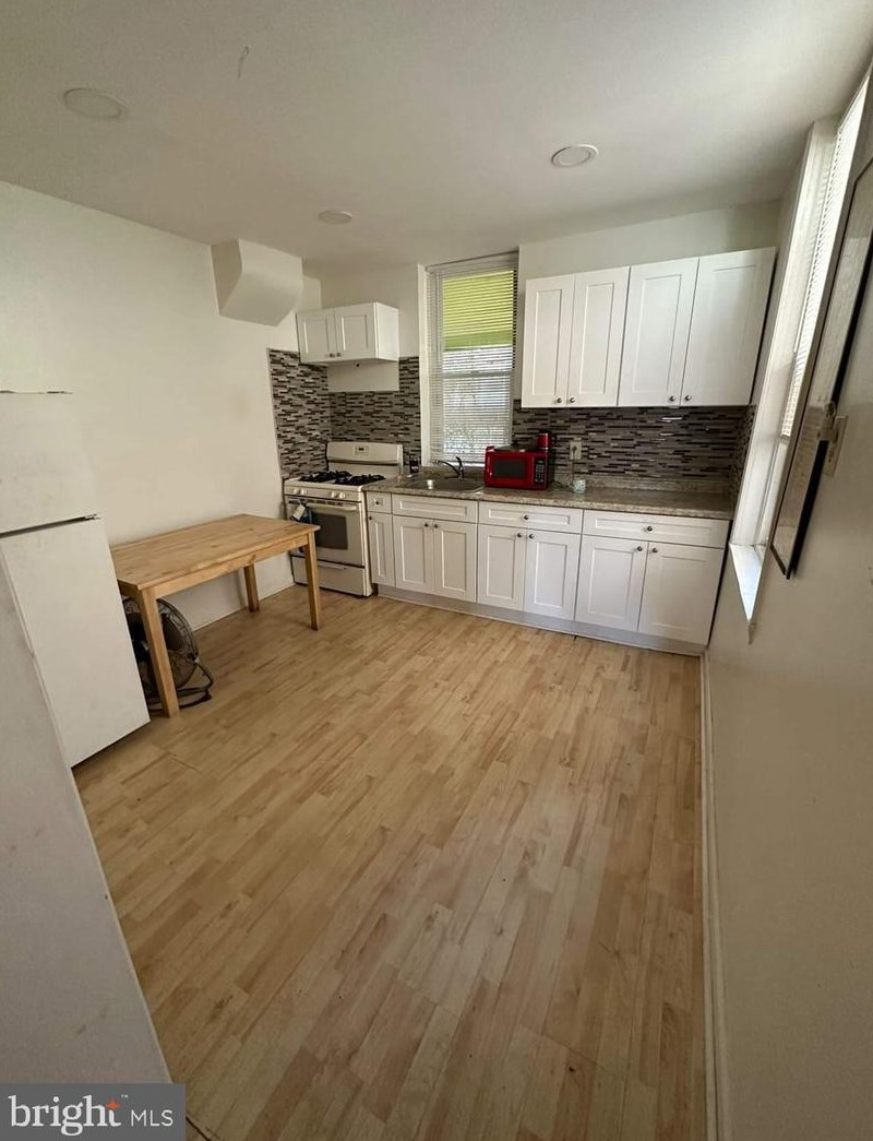 1156 W Glenwood Ave, Philadelphia, PA 19133