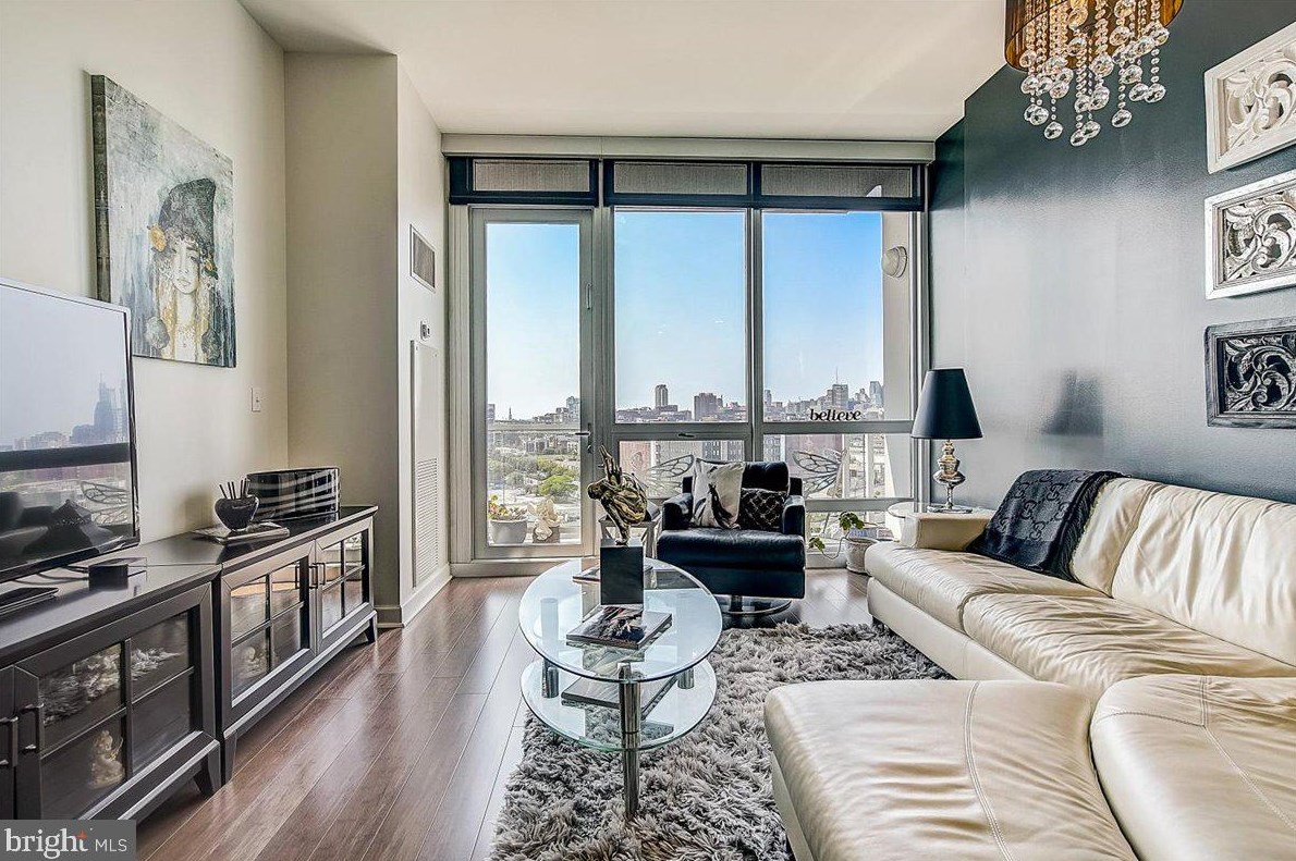 901 N Penn St #f1202, Philadelphia, PA 19123