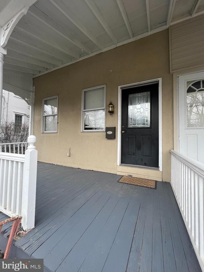 8052 Walker St, Philadelphia, PA 19136-2722
