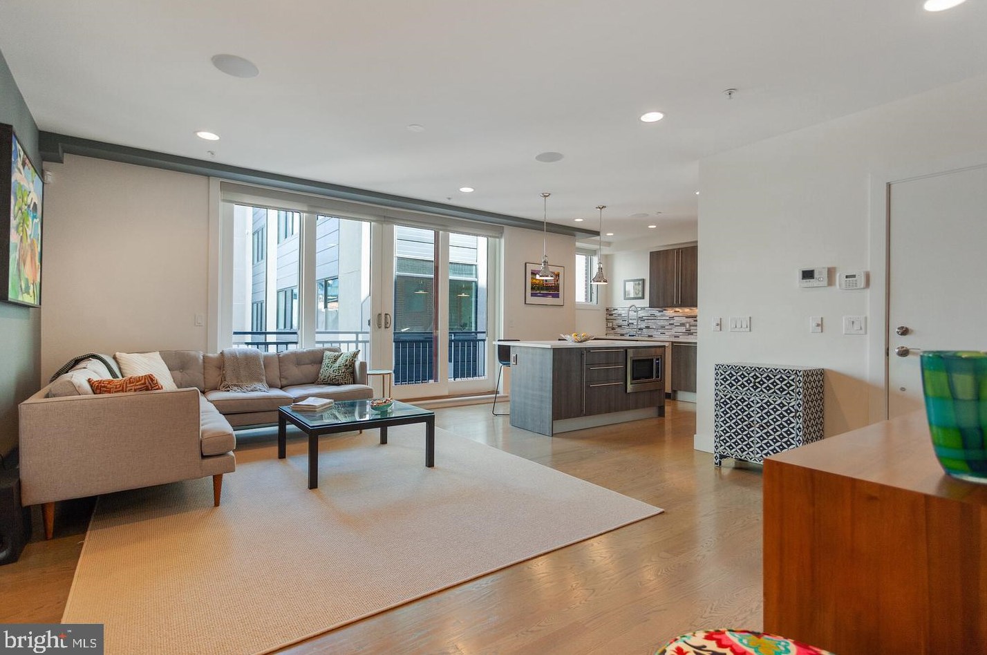 138 N Front St #2r, Philadelphia, PA 19106