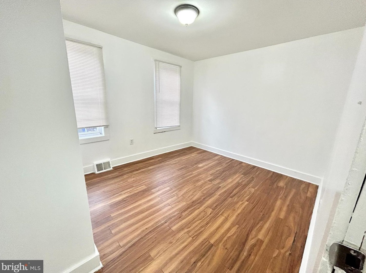 2435 Orkney St, Philadelphia PA  19133-3032 exterior