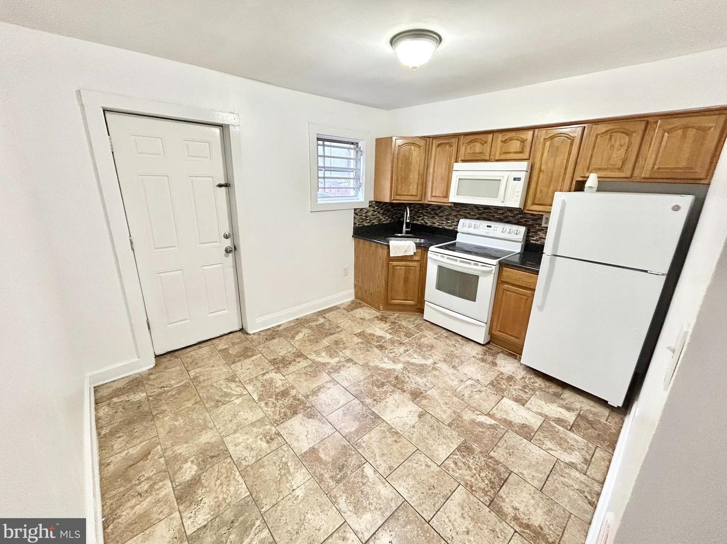 2435 N Orkney St, Philadelphia, PA 19133