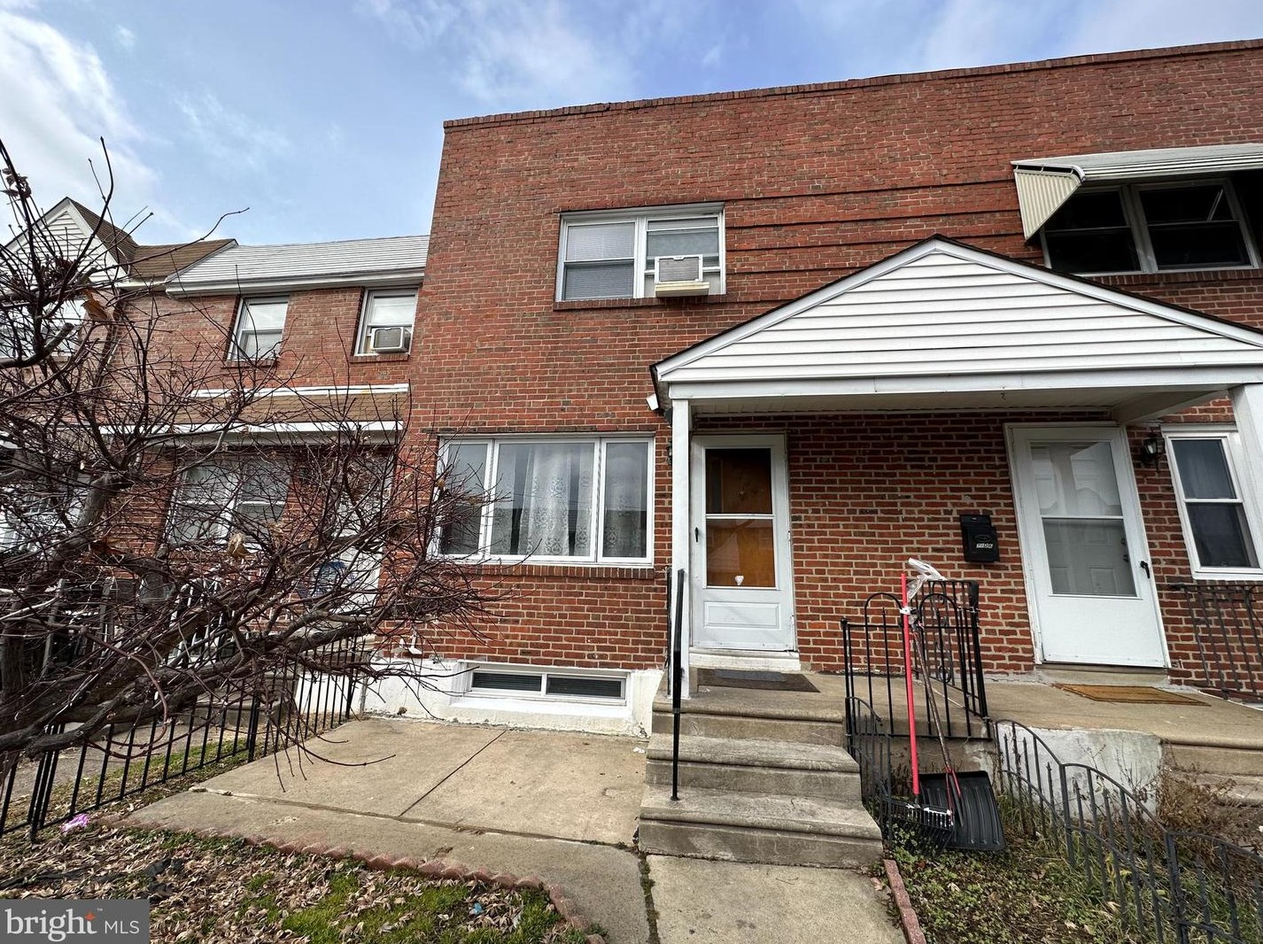 7124 Akron St, Philadelphia, PA 19149-1201