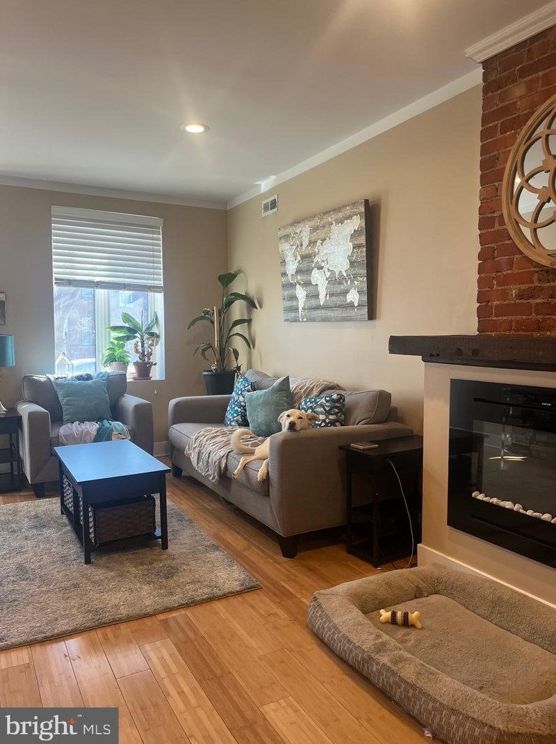 811 E Girard Ave, Philadelphia, PA 19122