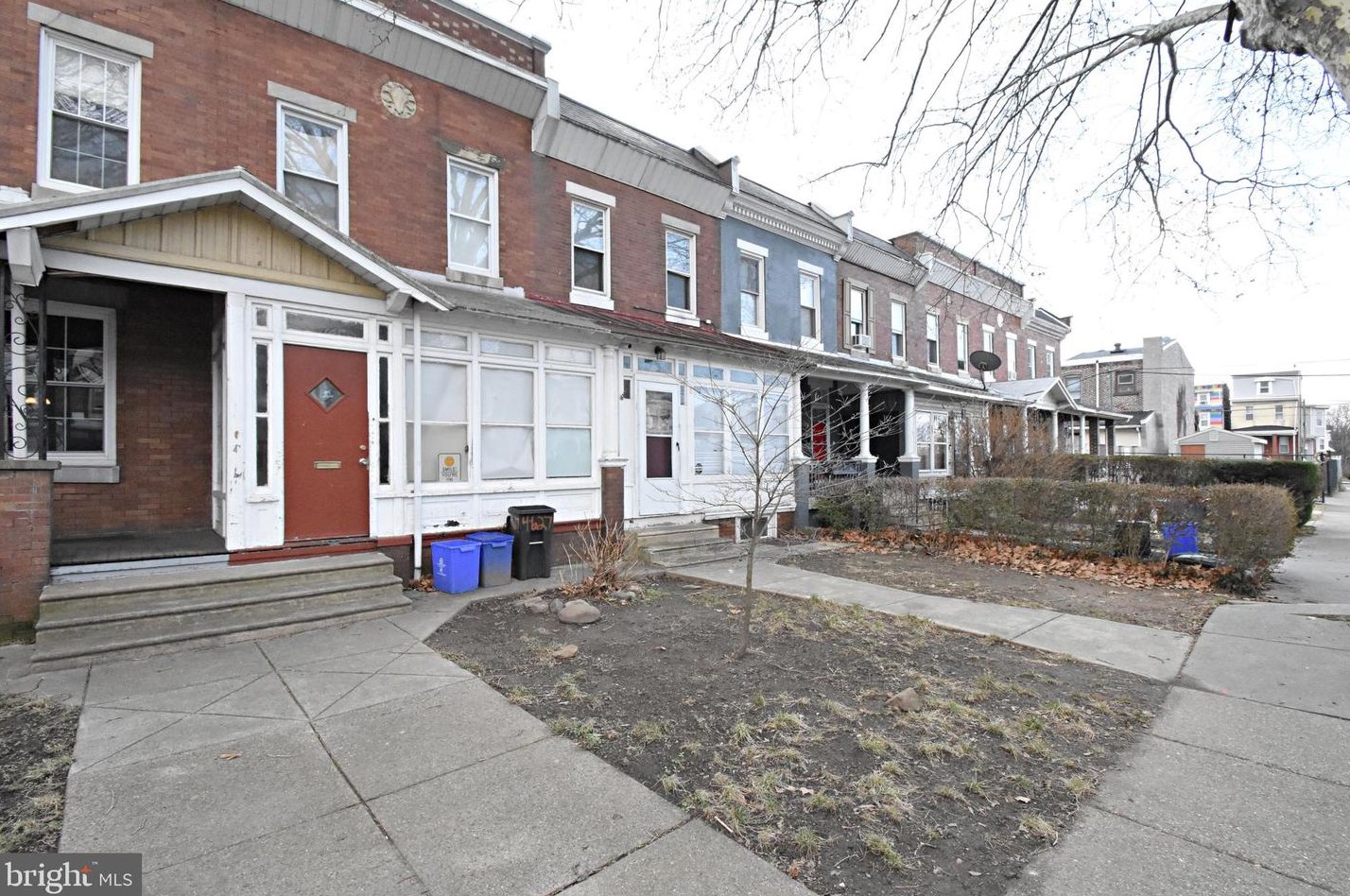 4627 Oakland St, Philadelphia, PA 19124-3125
