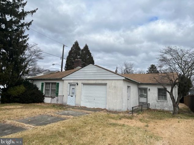 1115 Rhawn St, Philadelphia, PA 19111-2645