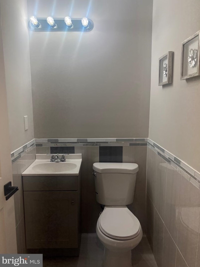 2440 75th Ave, Philadelphia PA  19138-1318 exterior