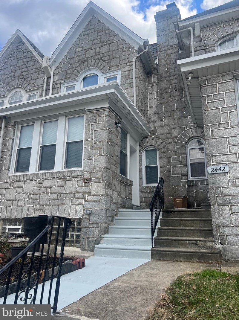 2440 75th Ave, Philadelphia PA  19138-1318 exterior