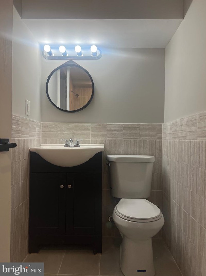 2440 75th Ave, Philadelphia PA  19138-1318 exterior