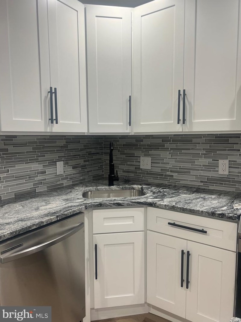 2440 75th Ave, Philadelphia PA  19138-1318 exterior