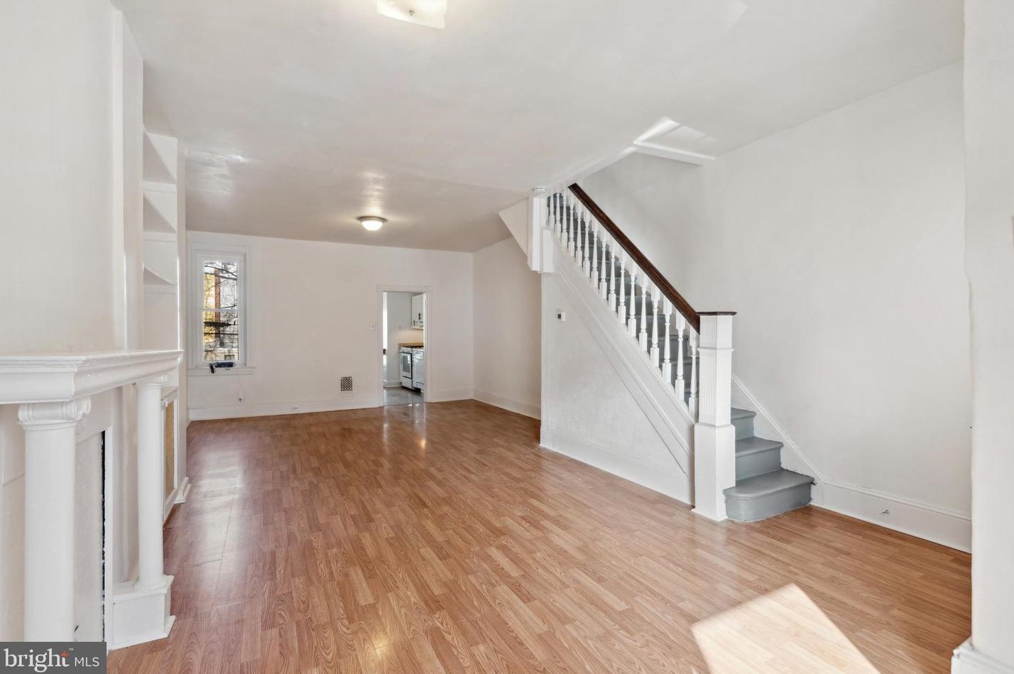97 Weaver St, Philadelphia, PA 19119