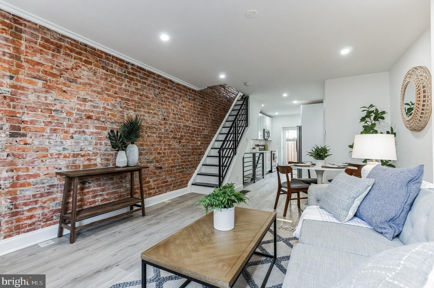 2317 Pierce St, Philadelphia, PA 19145-1824