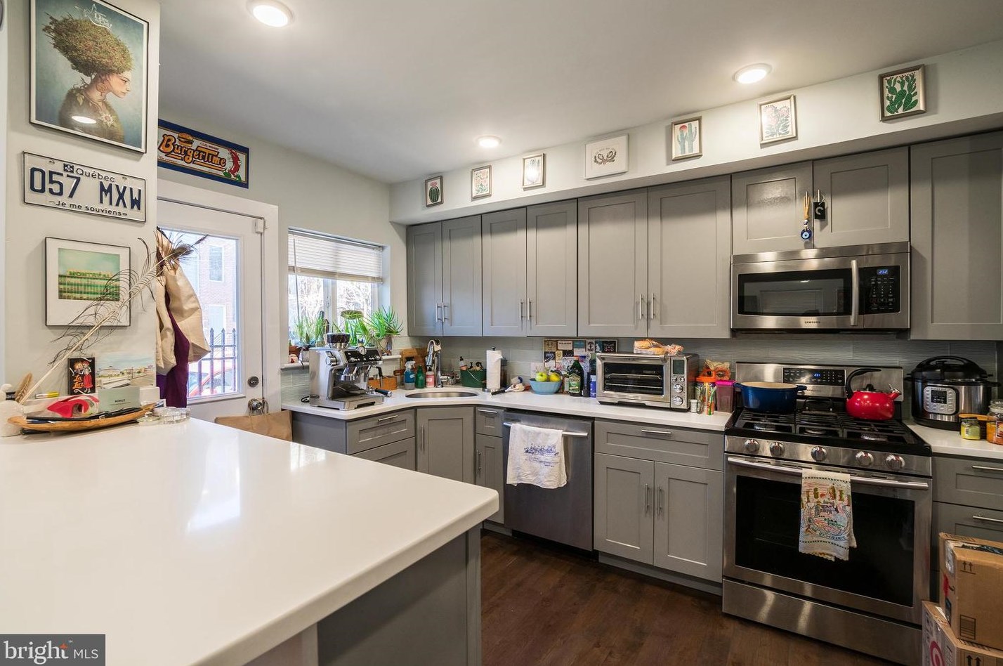 2021 Sepviva St, Philadelphia, PA 19125